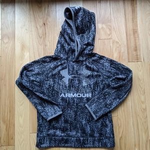 Under armour gray camo pullover hoodie